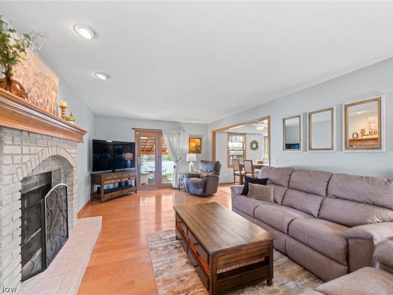 114 Shawnee Circle, Louisville, OH 44641 Photo 3