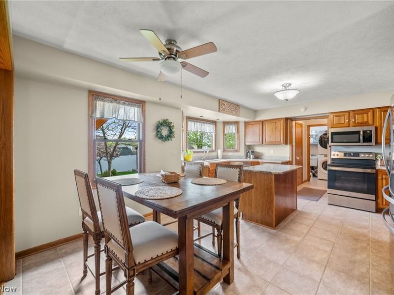 114 Shawnee Circle, Louisville, OH 44641 Photo 5