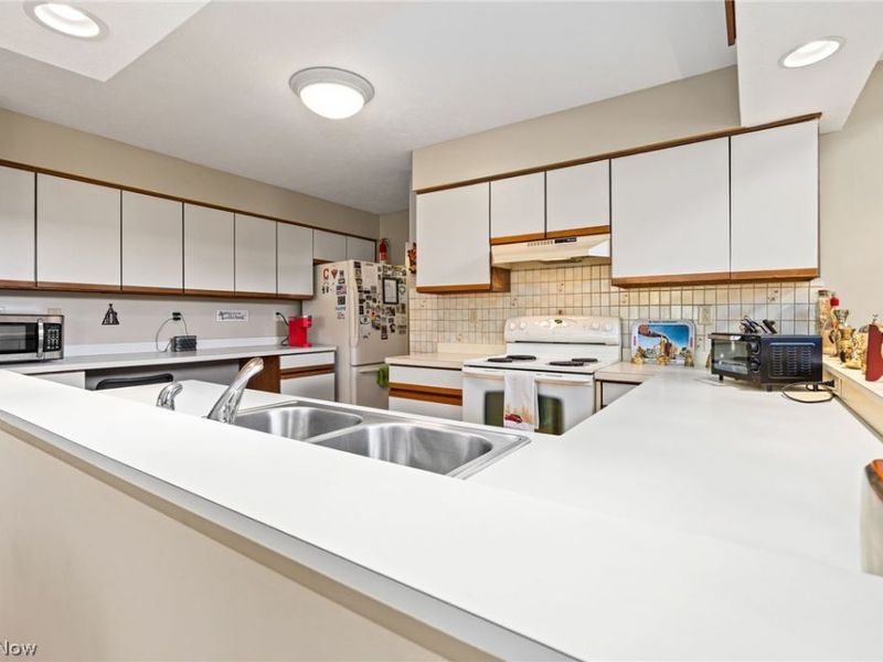 180 Lake Terrace Drive, Munroe Falls, OH 44262 Photo 19