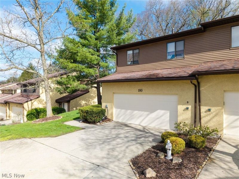 180 Lake Terrace Drive, Munroe Falls, OH 44262 Photo 2