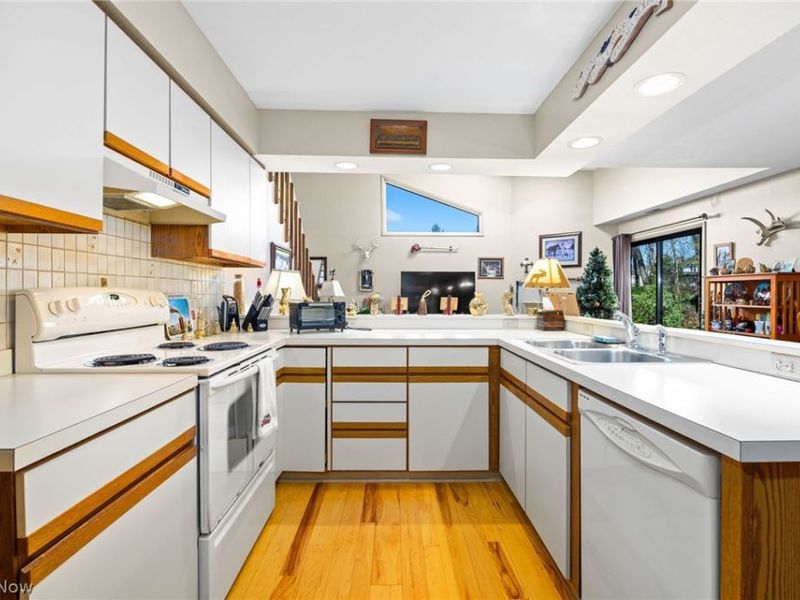 180 Lake Terrace Drive, Munroe Falls, OH 44262 Photo 20