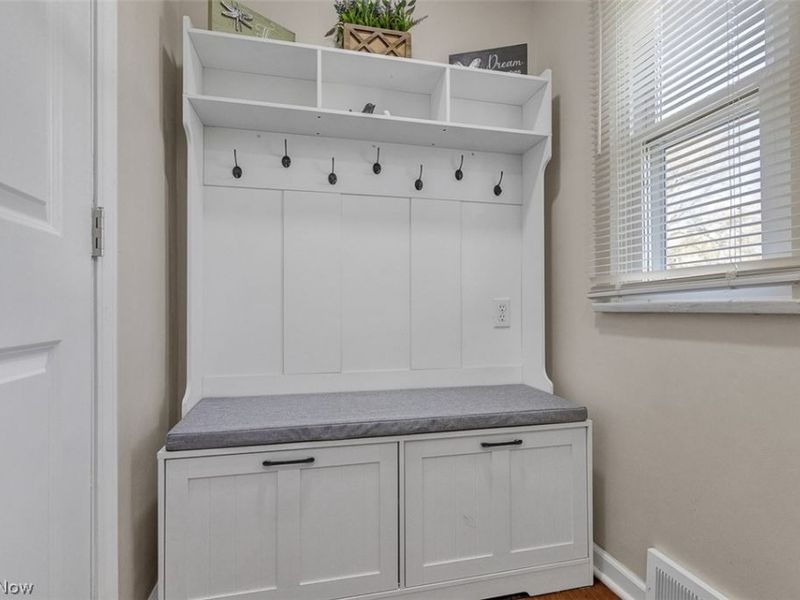 593 Mineola Avenue, Akron, OH 44320 Photo 6