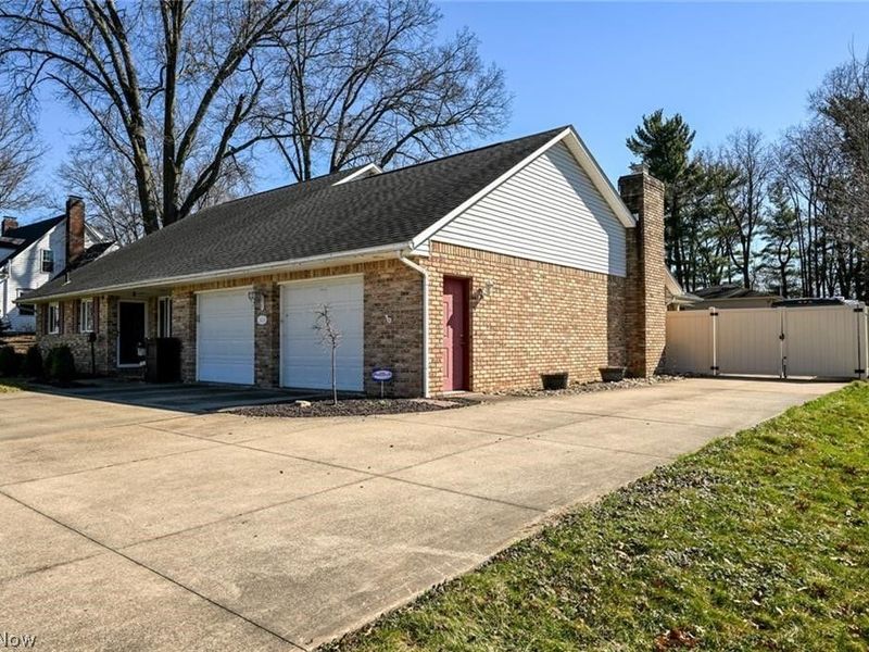 2624 21st Street NW, Canton, OH 44708 Photo 2