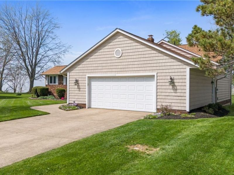 59 N Lakehurst Drive, Eastlake, OH 44095 Photo 2