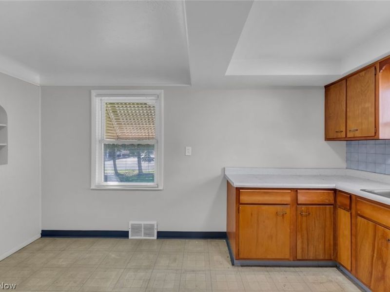 226 E 242nd Street, Euclid, OH 44123 Photo 13