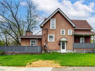 15413 Raymond Street , Maple Heights, OH 44137