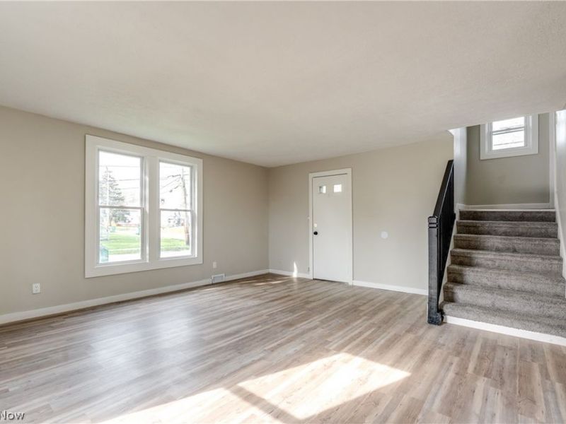 15413 Raymond Street , Maple Heights, OH 44137 Photo 13