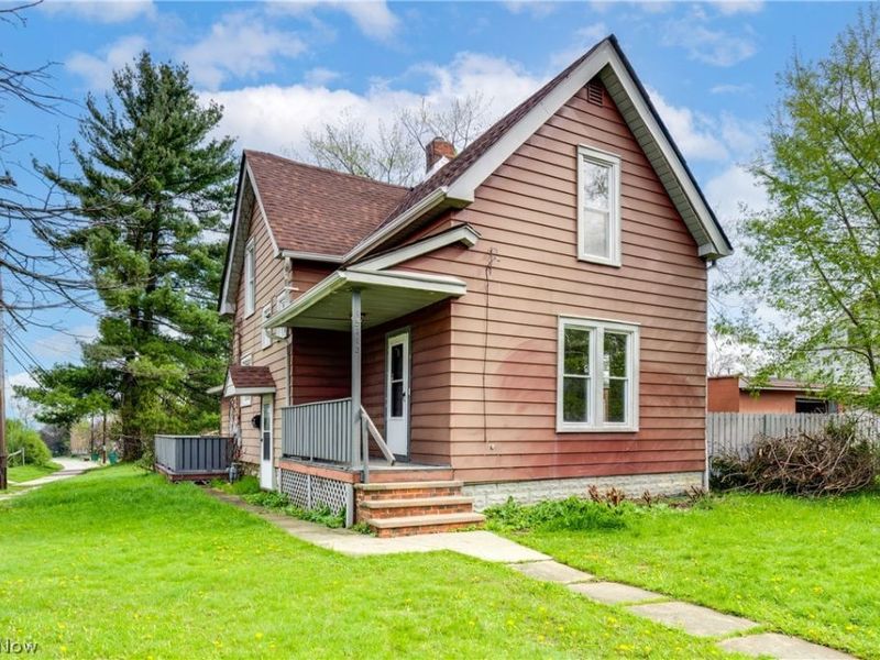 15413 Raymond Street , Maple Heights, OH 44137 Photo 2