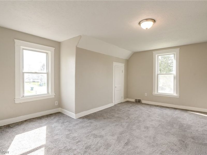 15413 Raymond Street , Maple Heights, OH 44137 Photo 24