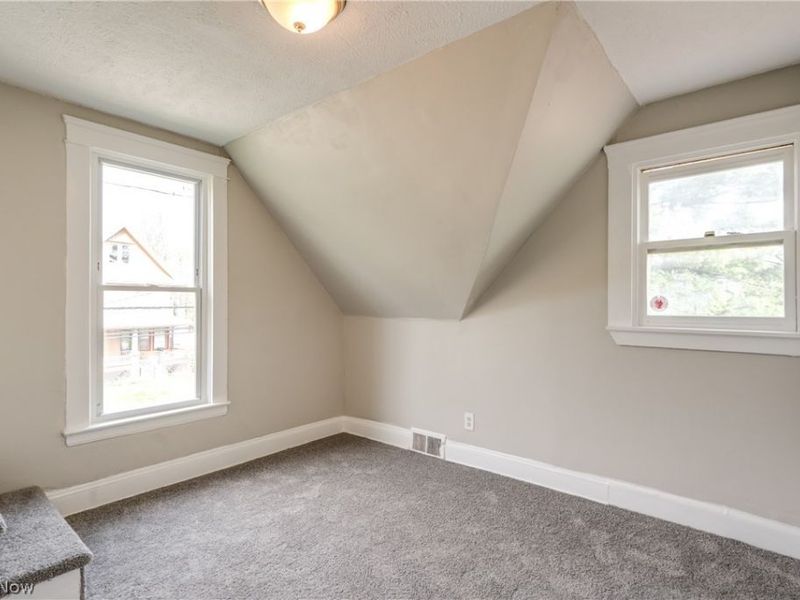 15413 Raymond Street , Maple Heights, OH 44137 Photo 27