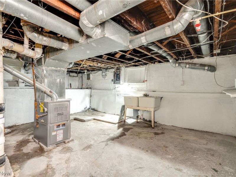 15413 Raymond Street , Maple Heights, OH 44137 Photo 36