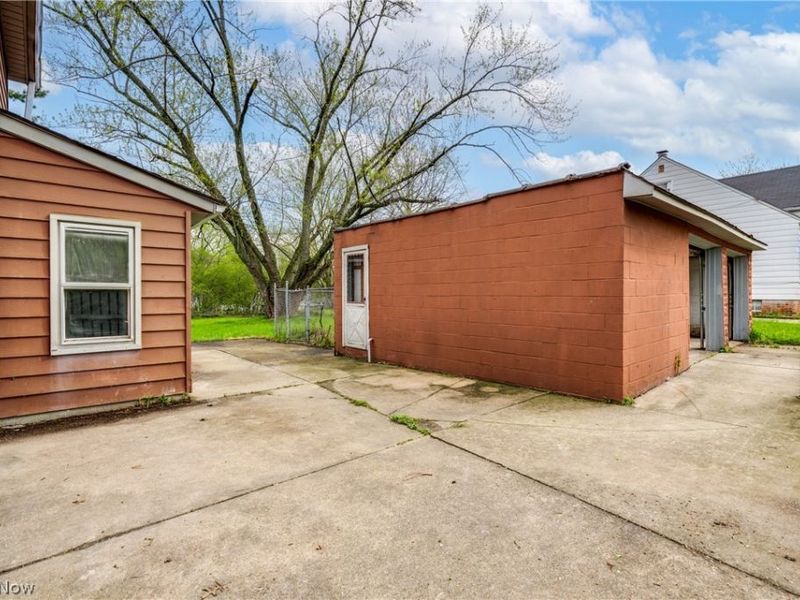 15413 Raymond Street , Maple Heights, OH 44137 Photo 39