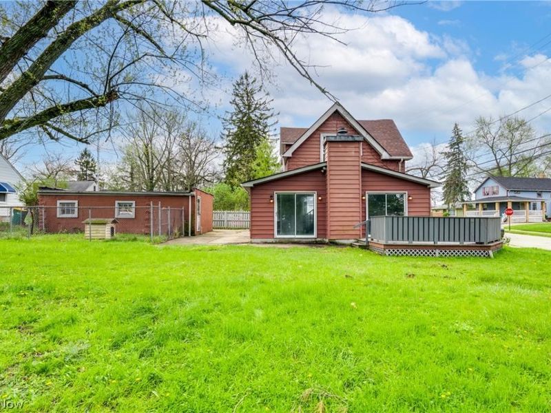 15413 Raymond Street , Maple Heights, OH 44137 Photo 5