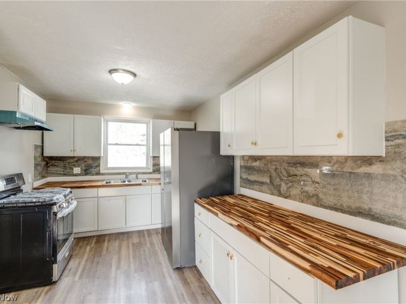 15413 Raymond Street , Maple Heights, OH 44137 Photo 7