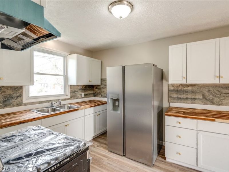 15413 Raymond Street , Maple Heights, OH 44137 Photo 8