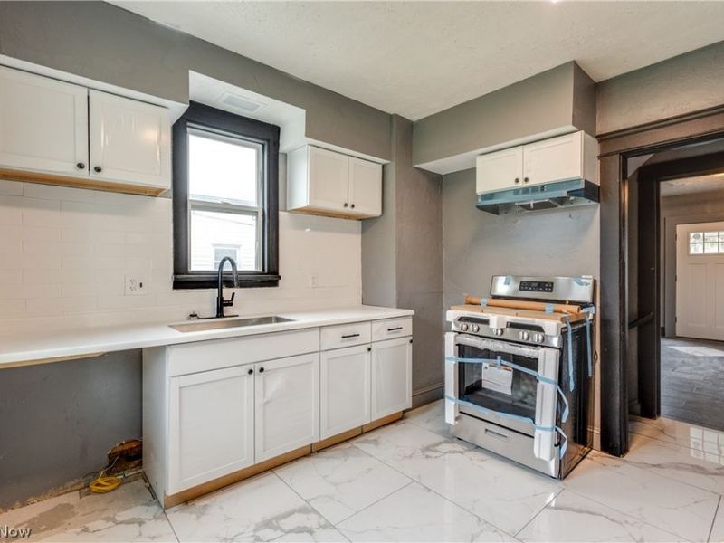 14726 Puritas Avenue , Cleveland, OH 44135 Photo 6