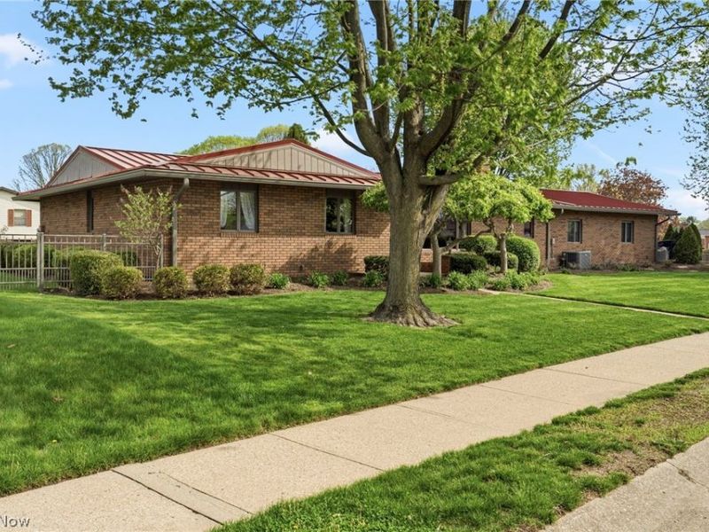 441 Stratton Avenue SW, New Philadelphia, OH 44663 Photo 2