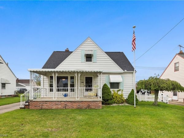 4718 Southwood Drive , Brooklyn, OH 44144