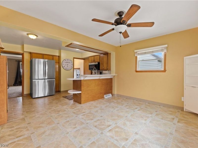 4718 Southwood Drive , Brooklyn, OH 44144 Photo 6