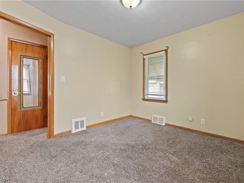 4718 Southwood Drive , Brooklyn, OH 44144 Photo 9