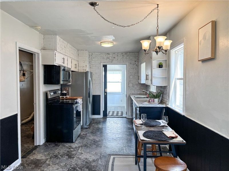 2455 Albrecht Avenue, Akron, OH 44312 Photo 4