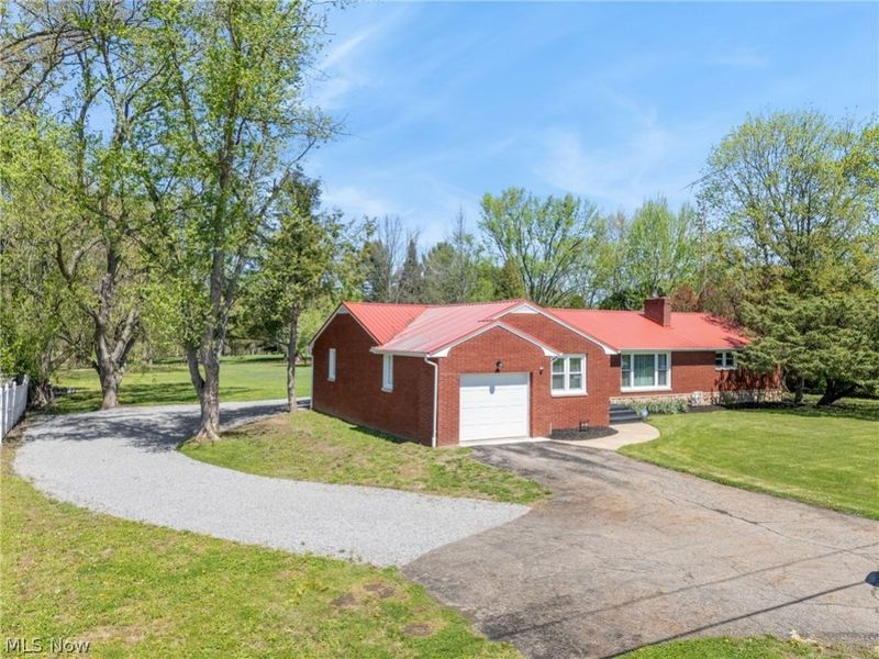 13001 Beeson Street NE, Alliance, OH 44601 Photo 2