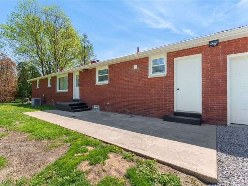 13001 Beeson Street NE, Alliance, OH 44601 Photo 9