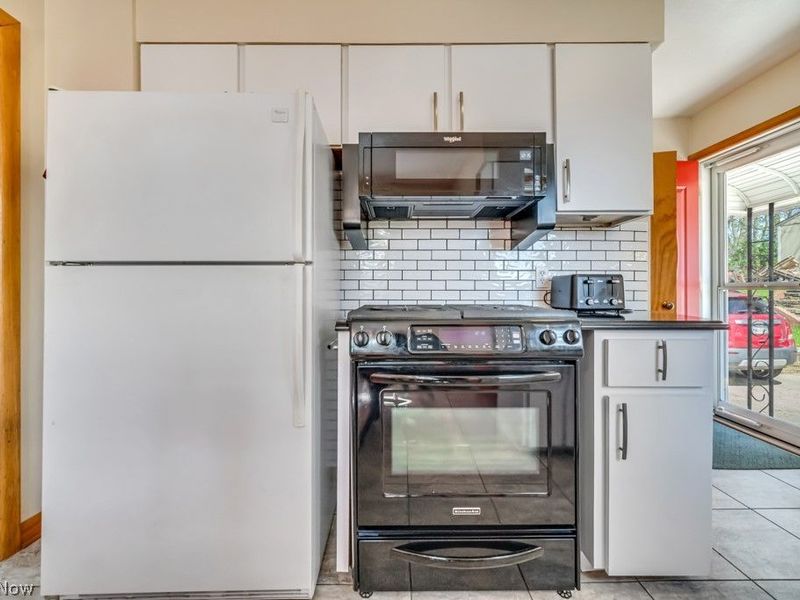 324 W State Street, Barberton, OH 44203 Photo 4