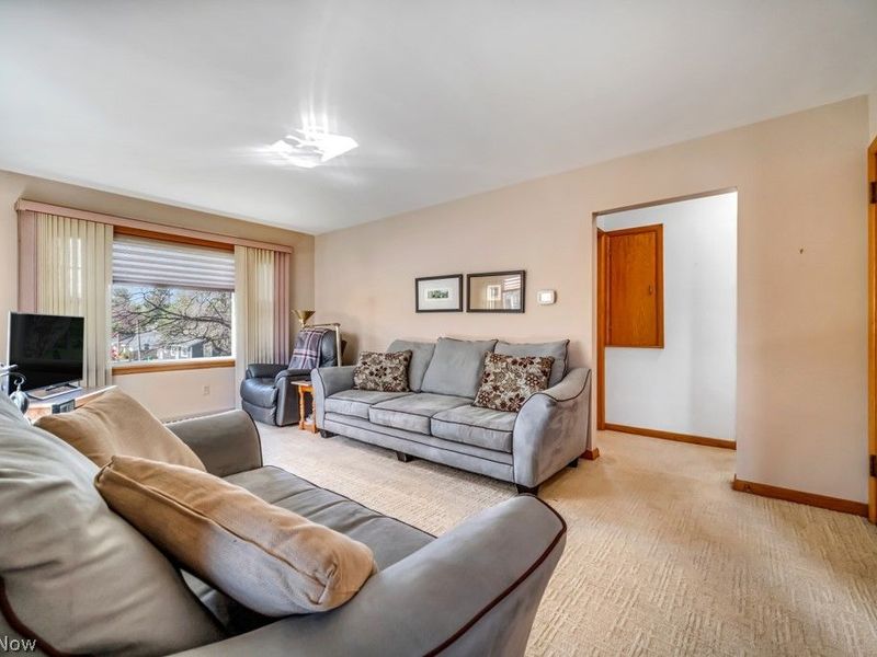 324 W State Street, Barberton, OH 44203 Photo 7