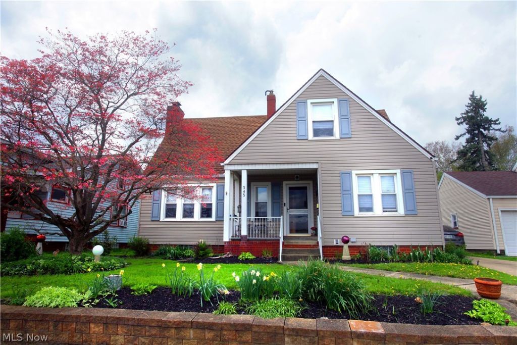 345 Roslyn Avenue Nw, Canton, OH 44708 Main Photo