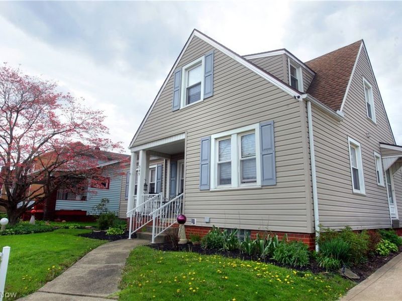 345 Roslyn Avenue NW, Canton, OH 44708 Photo 2