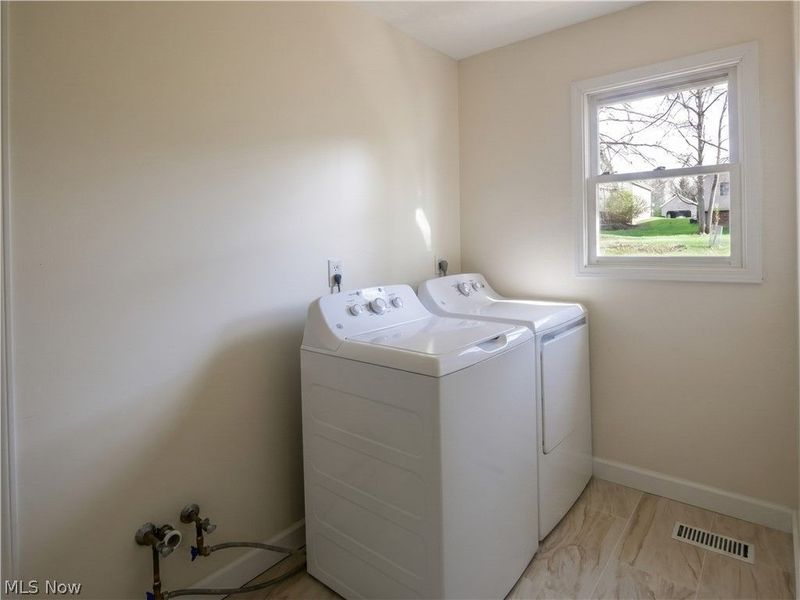 5196 Dickens Drive, Richmond Heights, OH 44143 Photo 13