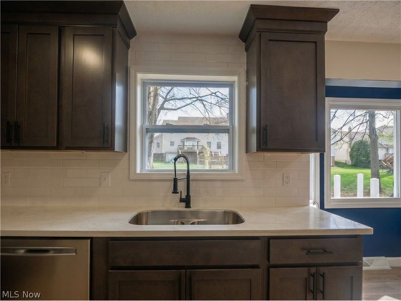 5196 Dickens Drive, Richmond Heights, OH 44143 Photo 6