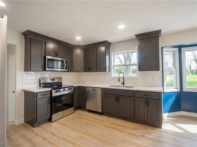 5196 Dickens Drive, Richmond Heights, OH 44143 Photo 7