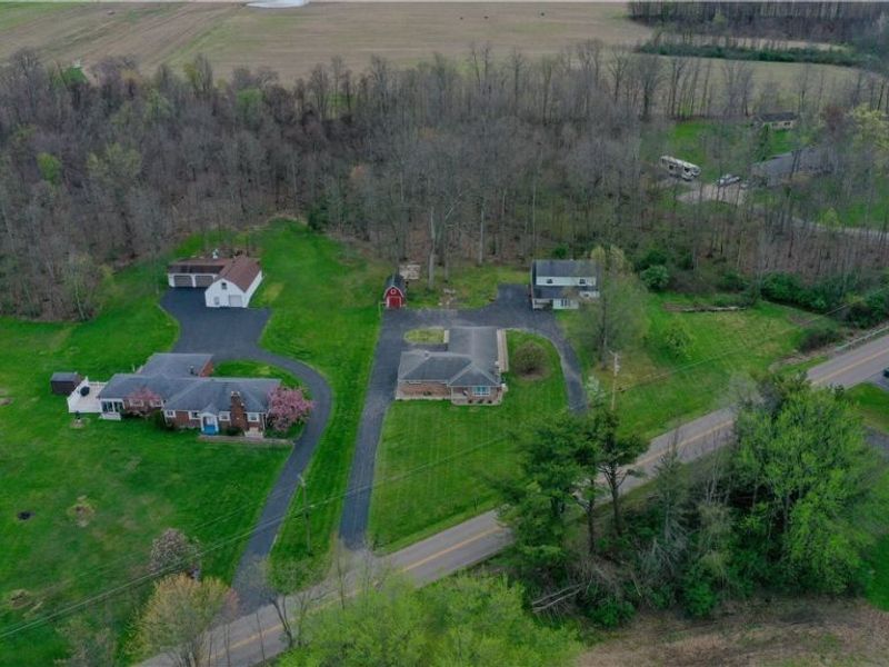 10121 Springfield Road, Poland, OH 44514 Photo 2