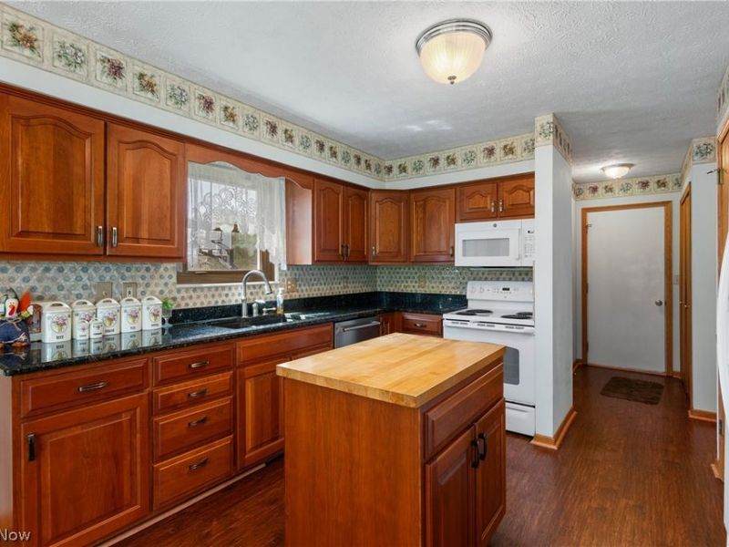 3757 Ramsey Drive, Uniontown, OH 44685 Photo 10