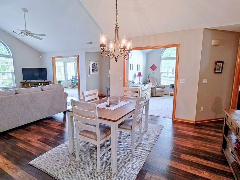 9264 Sharrott Road, Unit 201, Poland, OH 44514 Photo 17