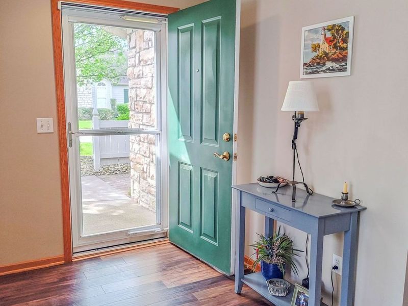 9264 Sharrott Road, Unit 201, Poland, OH 44514 Photo 2