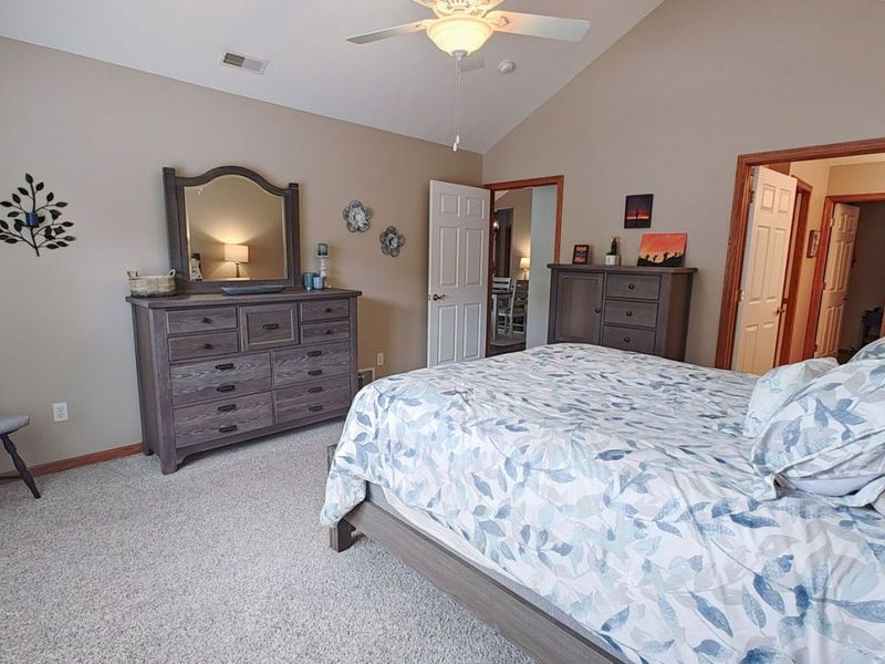 9264 Sharrott Road, Unit 201, Poland, OH 44514 Photo 26