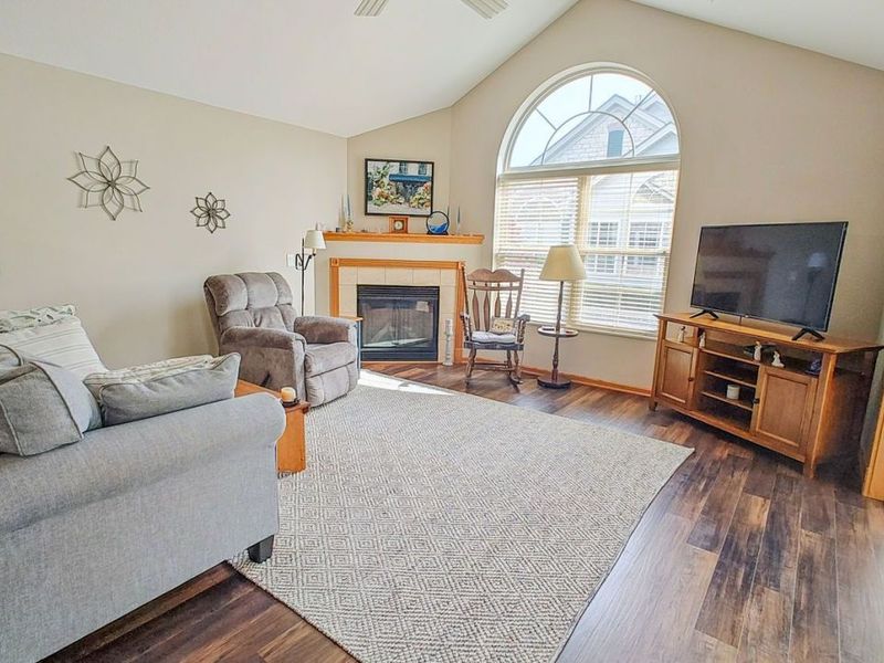 9264 Sharrott Road, Unit 201, Poland, OH 44514 Photo 3