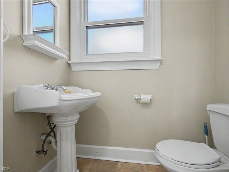 944 Canfield Road , Youngstown, OH 44511 Photo 11