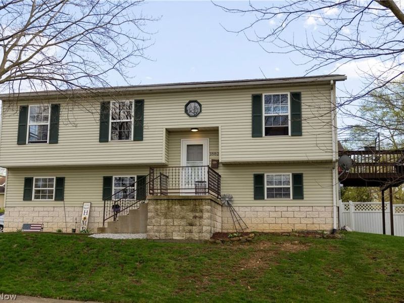 1882 Daniels Avenue, Akron, OH 44312 Photo 2