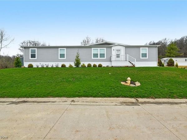 2706 Barn Drive SW, Canton, OH 44706