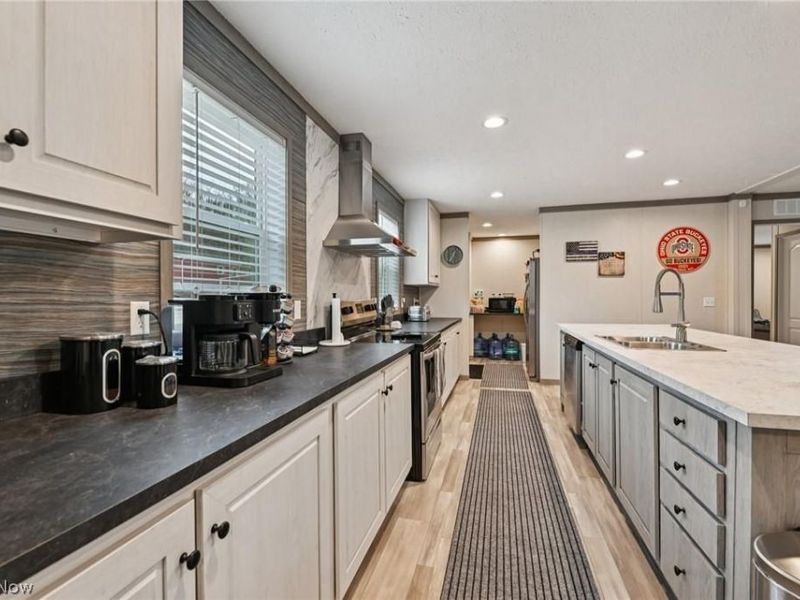 2706 Barn Drive SW, Canton, OH 44706 Photo 8