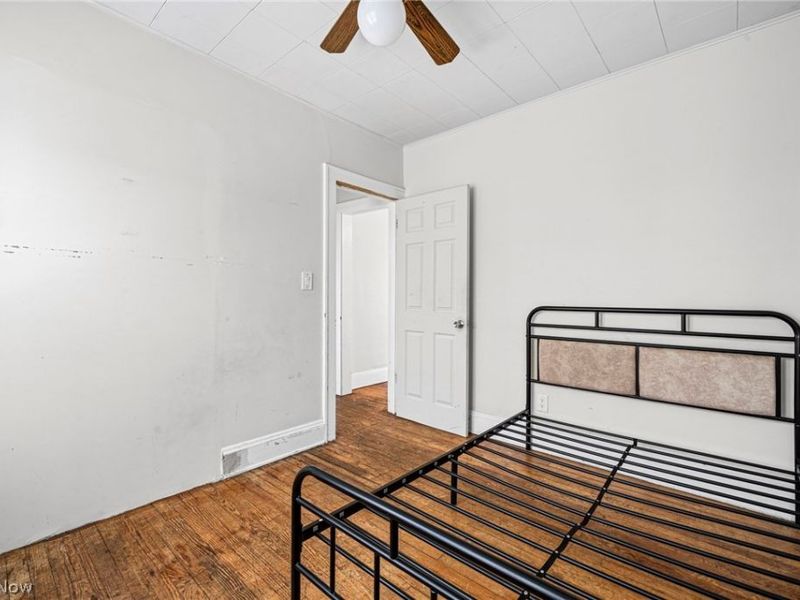 7610 Traymore Avenue , Brooklyn, OH 44144 Photo 18