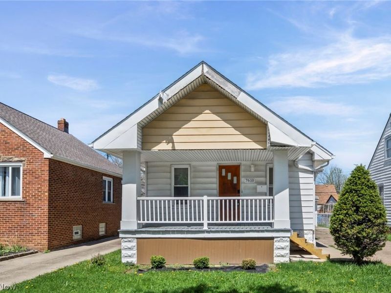 7610 Traymore Avenue , Brooklyn, OH 44144 Photo 2