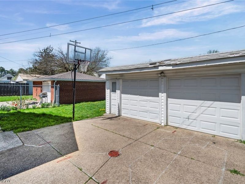 7610 Traymore Avenue , Brooklyn, OH 44144 Photo 30