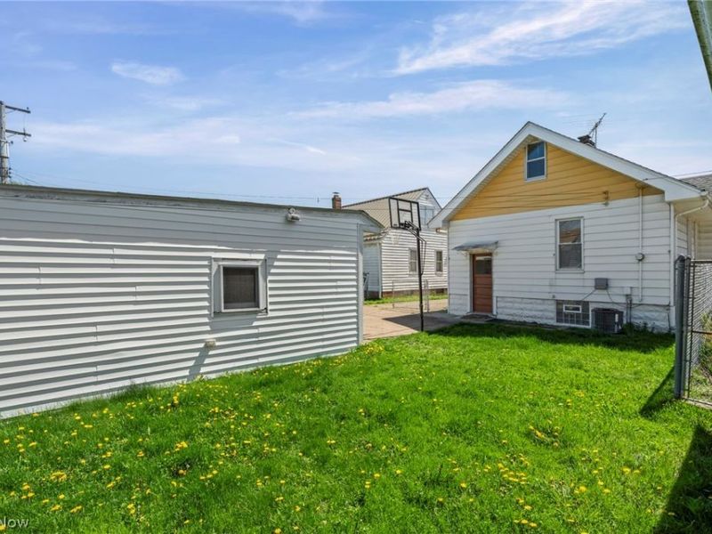 7610 Traymore Avenue , Brooklyn, OH 44144 Photo 31