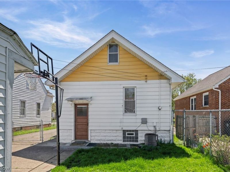 7610 Traymore Avenue , Brooklyn, OH 44144 Photo 32