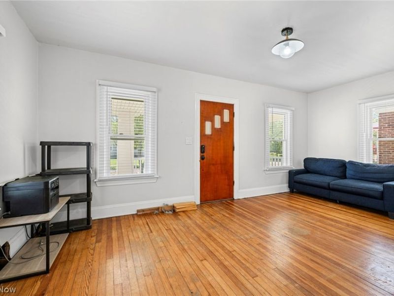 7610 Traymore Avenue , Brooklyn, OH 44144 Photo 6